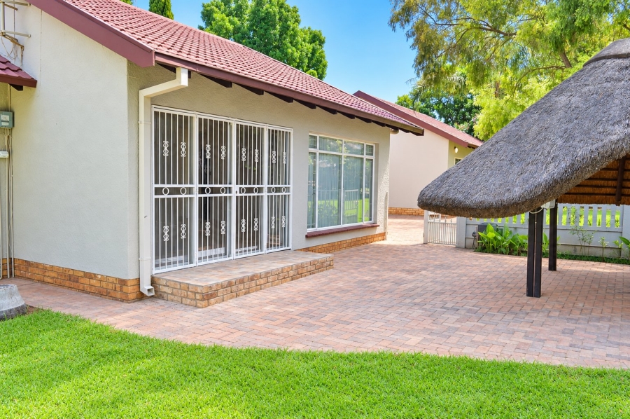 5 Bedroom Property for Sale in Doringkruin North West
